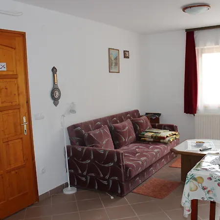 아파트 Zold Oazis Apartman