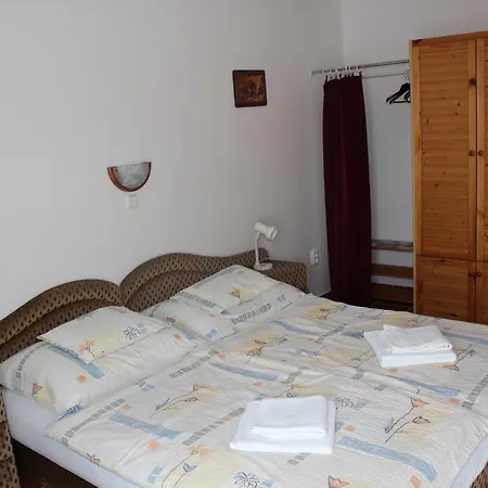 Zold Oazis Apartman 아파트 Hévíz
